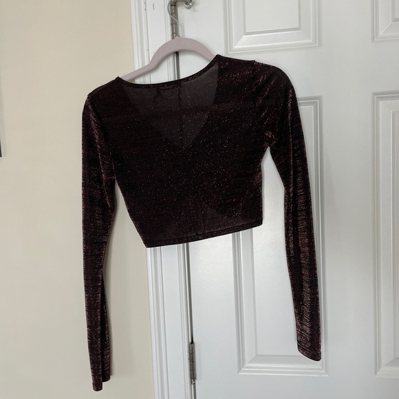 Shimmery Ruched Crop Top - Picture 3 of 6